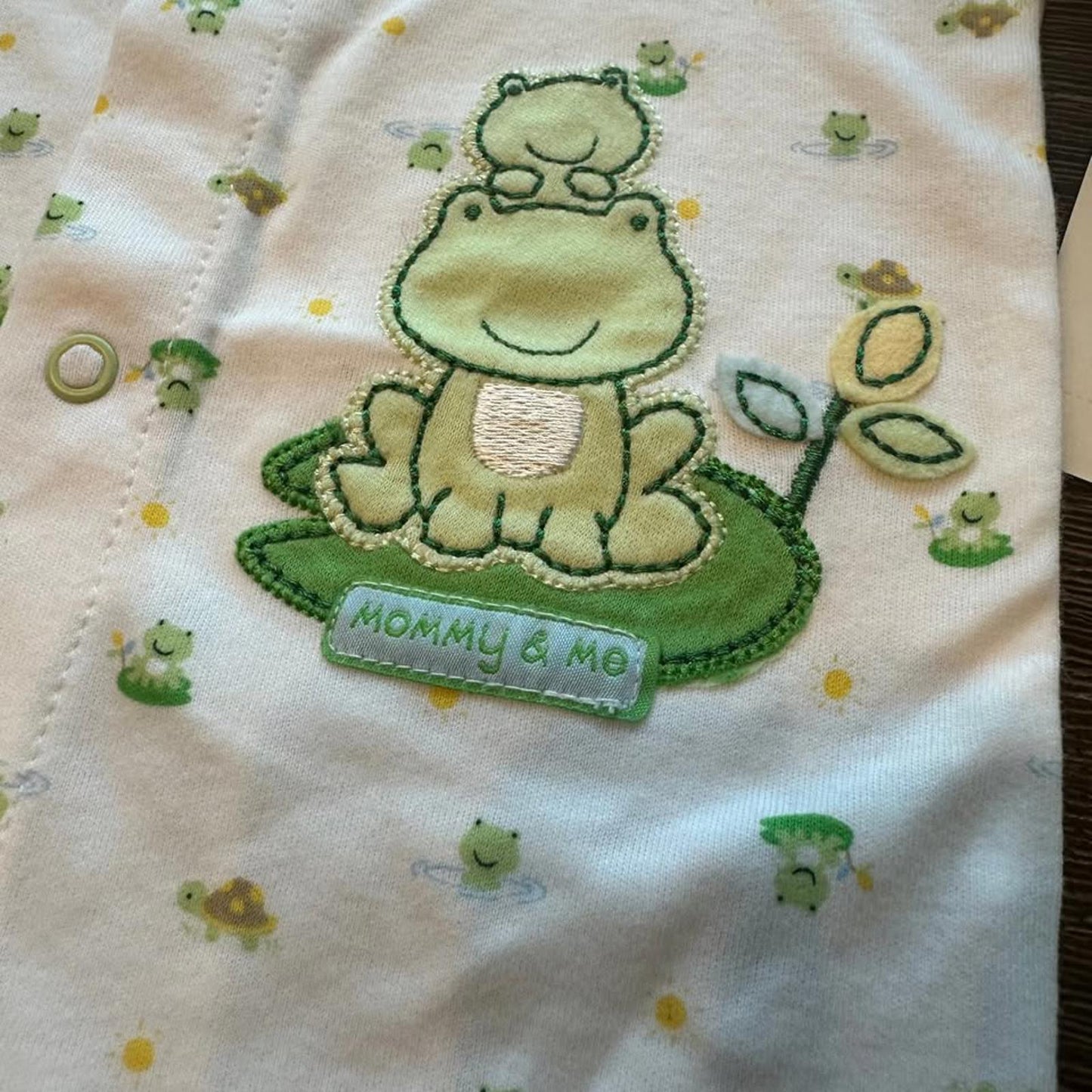 NWT Set of 2 baby gender neutral onesies bodysuits  size 12 months