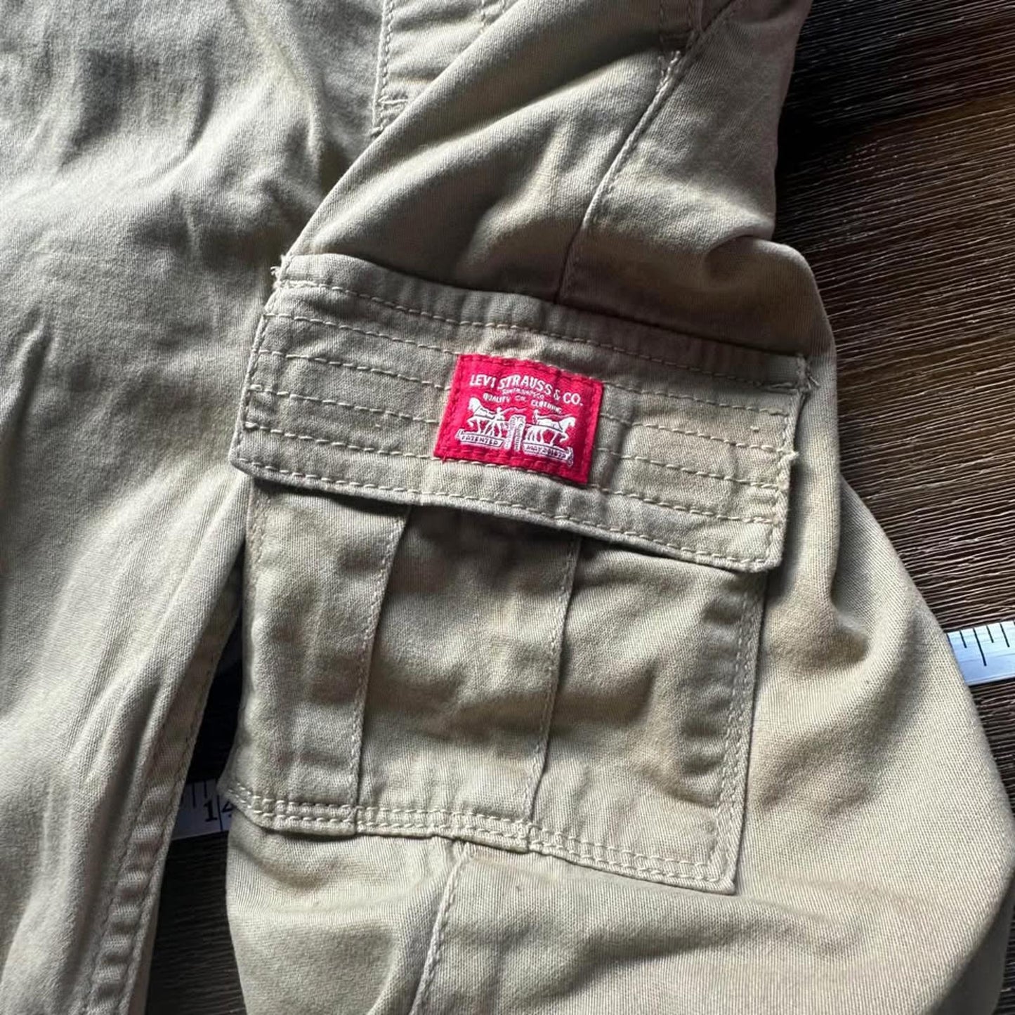Levi’s kids cargo jogger size 7