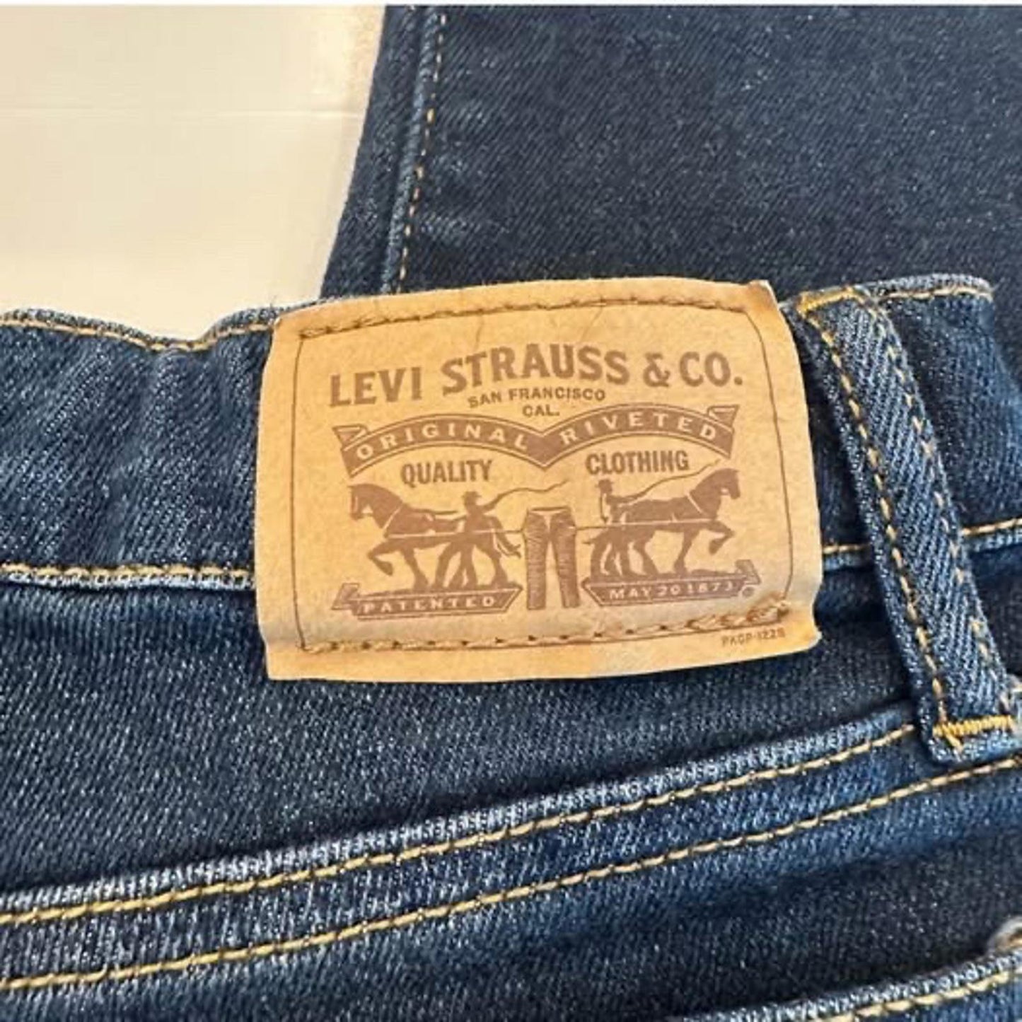 Levi’s kids wide leg blue denim jeans size 8