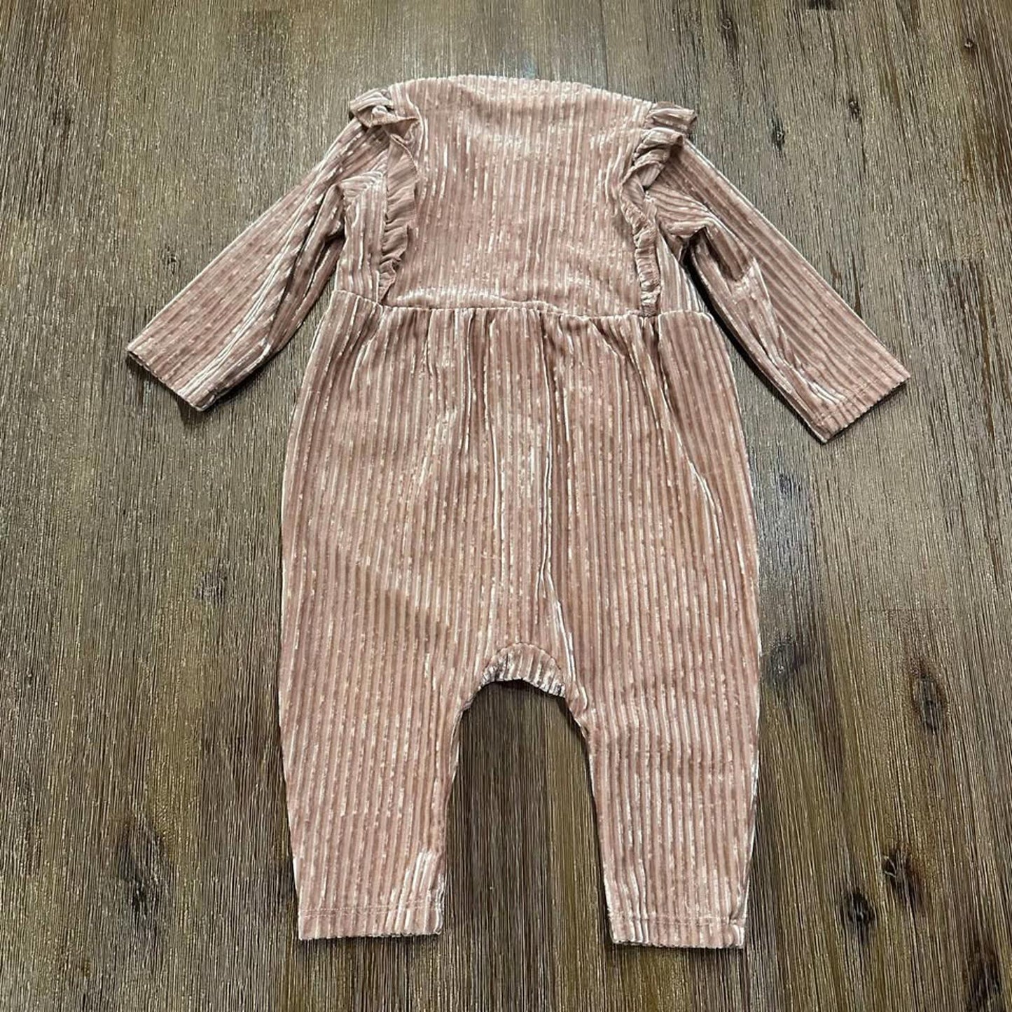 H&M baby velvet jumpsuit size 6 months