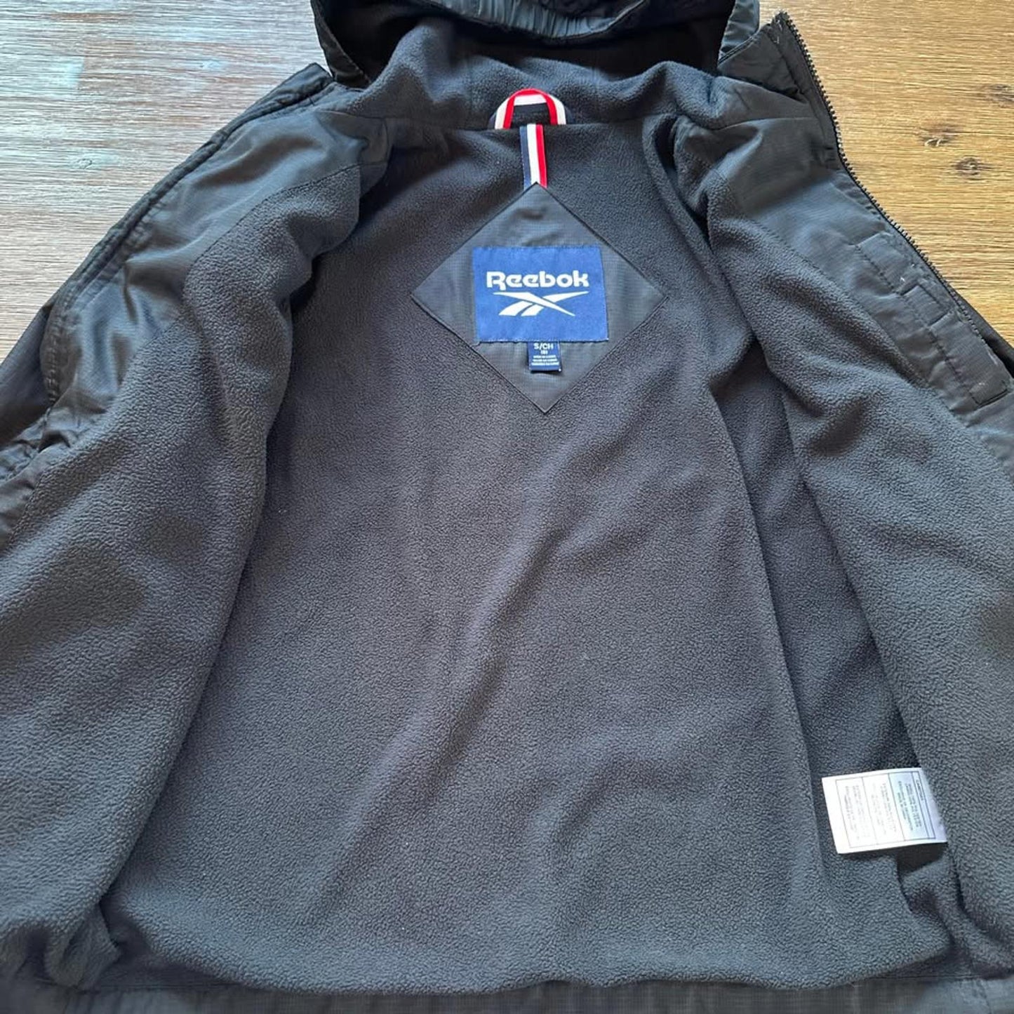 Reebok kids black jacket size small (8)