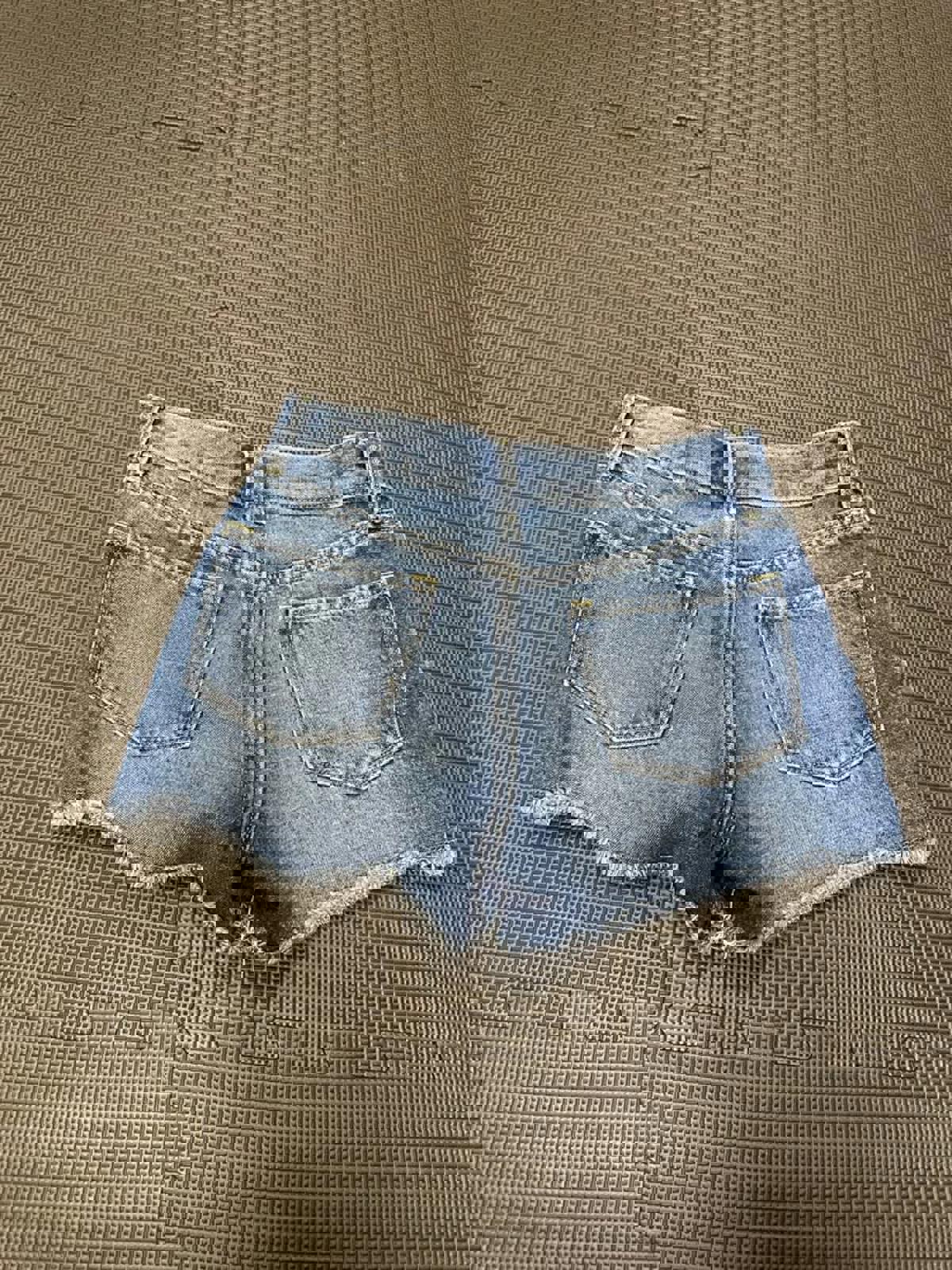 Old Navy girls kids denim shorts with colourful buttons size 10