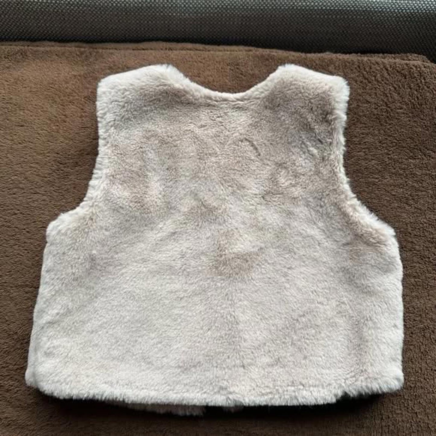 Old Navy faux fur toddler sleeveless vest size 2T