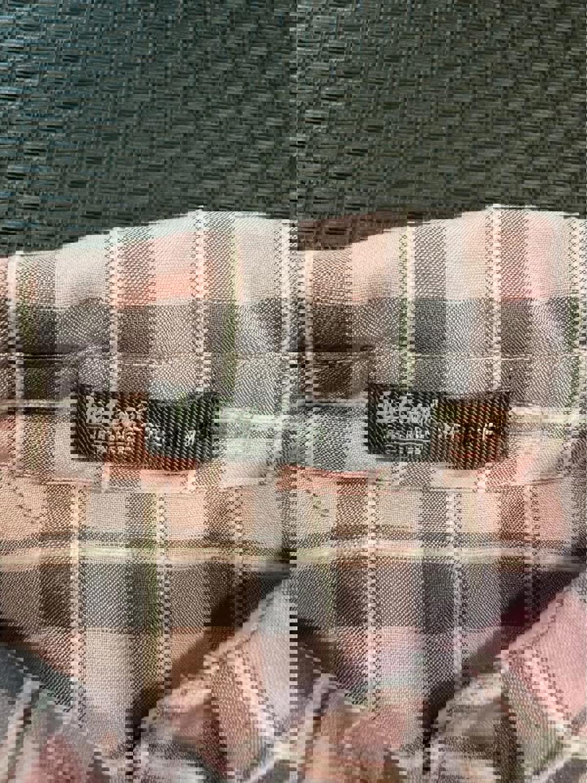 Lee Cooper girls pink cropped plaid button down shirt with “pearls” size 10