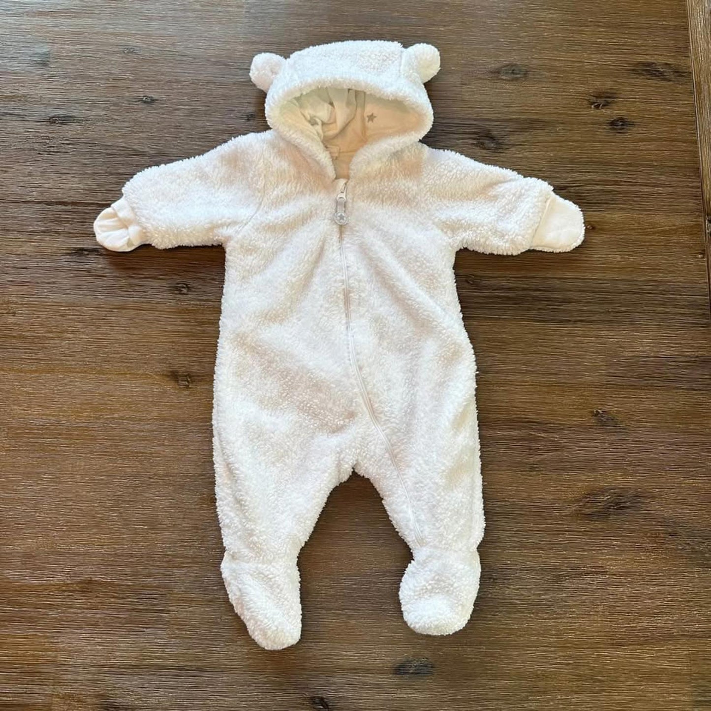 H&M baby fleece bunting suit size 0-1 month